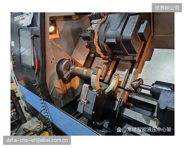 防护板不再是单一安全设备，其液压自适应能力正成为多功能场馆“快速转场”的技术枢纽